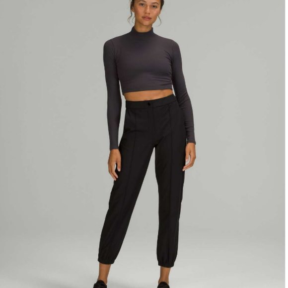 Looking for Lululemon LA Open Back Mock Neck Long Sleeve Size 6 - Picture 4 of 4